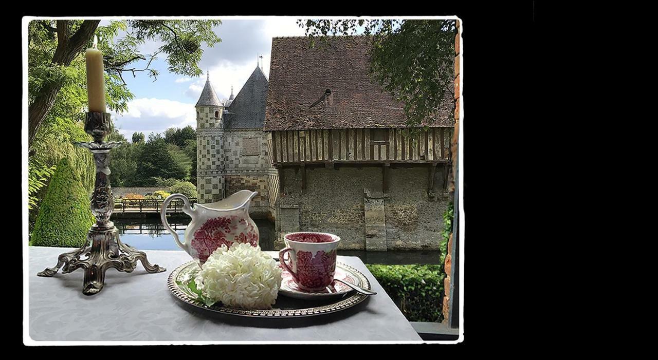 Manoir De Livet Bed and Breakfast Saint-Germain-de-Livet Exteriör bild